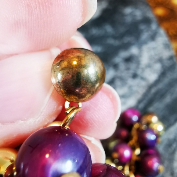 Vintage Purple and Gold Tone Grape Cluster Pierced Earrings - Picture 9 of 14